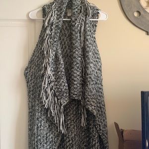 Women’s shawl/ vest
